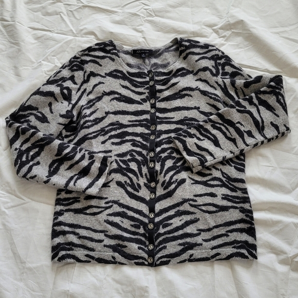 Anne Klein 100% Cashmere Gray black Zebra Print Sweater Size M - Picture 1 of 9